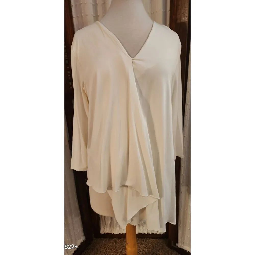 T22 Nvelop asymmetrical cream top